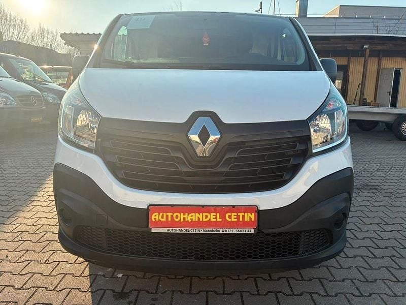 Gebraucht Renault Trafic Komfort 120 PS (88 kW) 2016 Weiß Van / Kleinbus