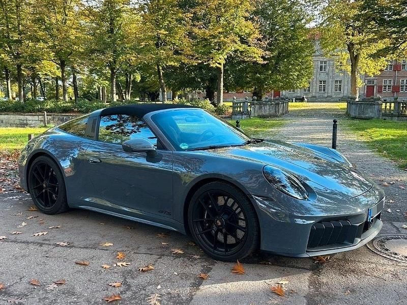 Grau Gebraucht 2025 Porsche 911 Targa 4 Cabrio | 207.911 € - Bild 1/4
