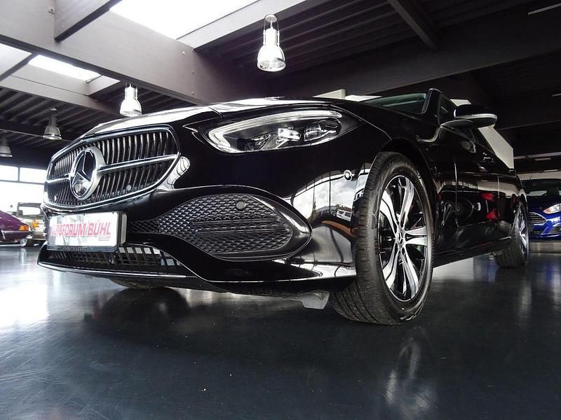 Schwarz Gebraucht 2021 Mercedes C220 Avantgarde Limousine | 33.480 € (Fairer Preis) - Bild 1/4