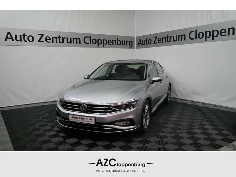 Pyritsilber metallic Gebraucht 2020 VW Passat Elegance Limousine | 23.600 € (Fairer Preis) - Bild 1/4