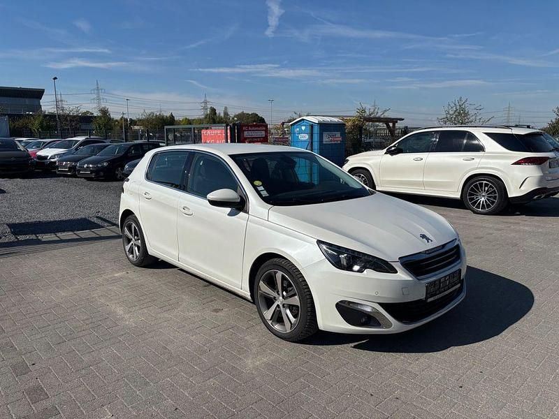 Blanc nacre Gebraucht 2017 Peugeot 308 Allure Limousine | 6.499 € (Superpreis) - Bild 1/4