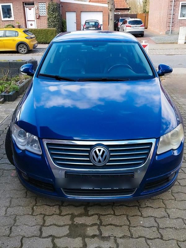 Blau Gebraucht 2006 VW Passat Limousine | 2.000 € (Guter Preis) - Bild 1/4