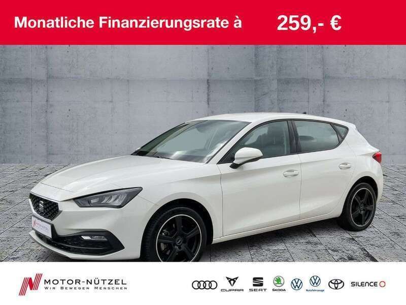 Weiß Gebraucht 2020 Seat Leon Style Limousine | 19.460 € (Fairer Preis) - Bild 1/4