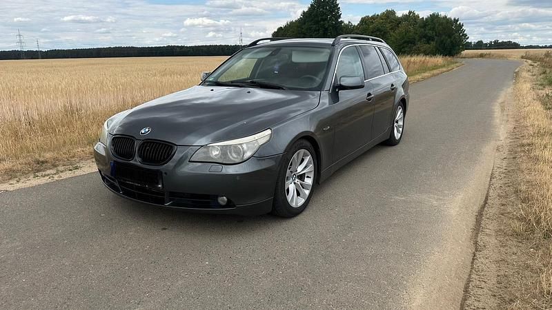Grau Gebraucht 2004 BMW 530 Comfort Edition Kombi | 3.800 € (Guter Preis) - Bild 1/4
