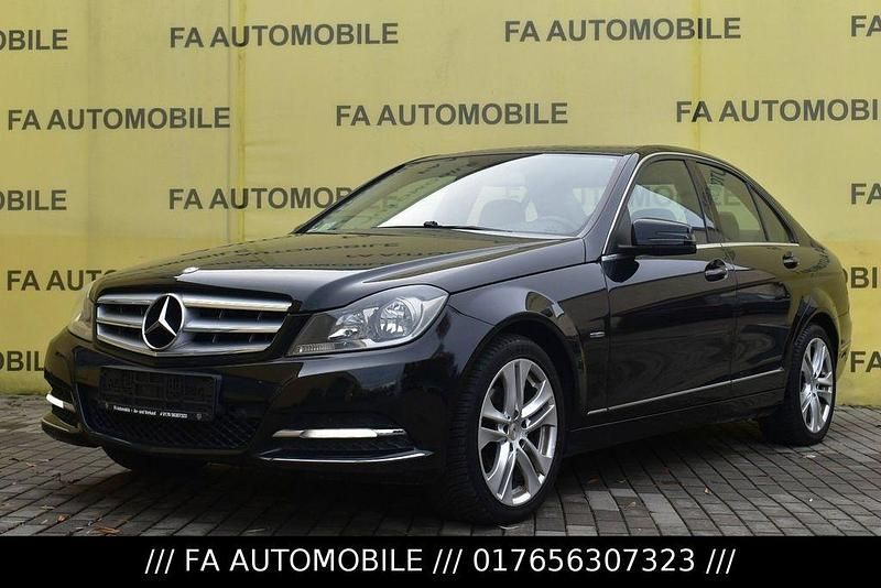 Schwarz Gebraucht 2012 Mercedes C200 Limousine | 8.600 € (Fairer Preis) - Bild 1/4