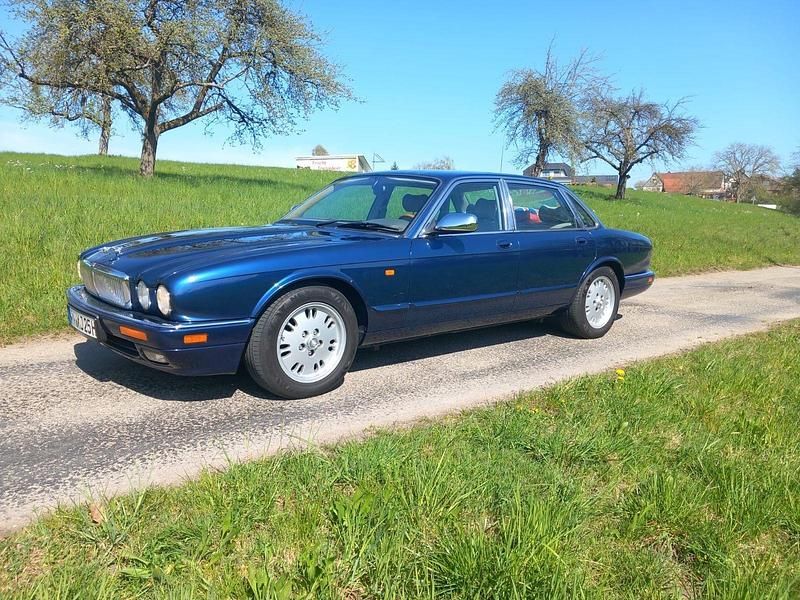Blau Gebraucht 1995 Jaguar XJ Sovereign Limousine | 8.000 € - Bild 1/4