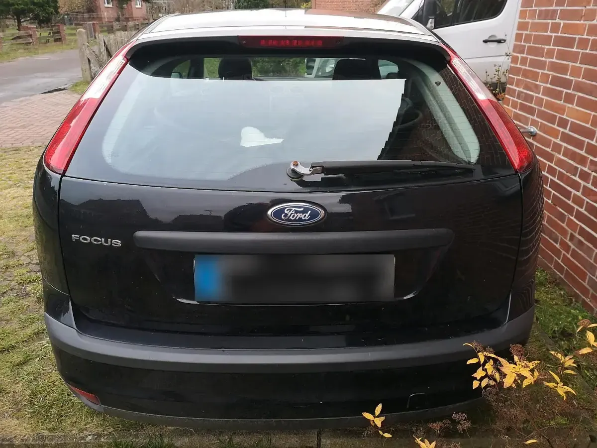 Gebraucht Ford Focus 80 PS (58 kW) 2006 Schwarz Kleinwagen