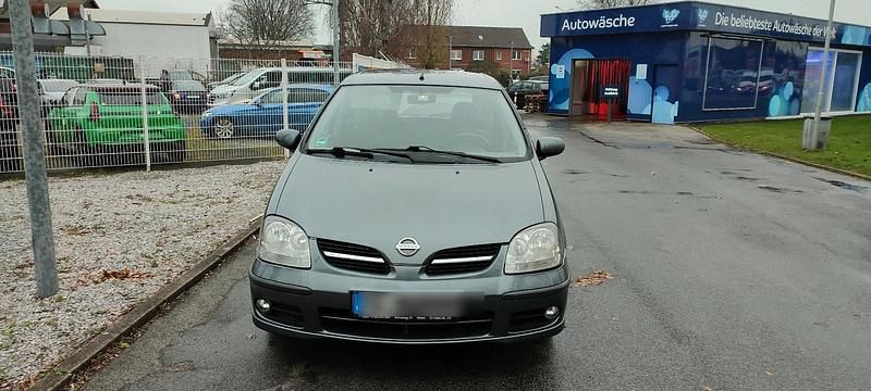 Grau Gebraucht 2004 Nissan Almera Tino Van / Kleinbus | 900 € (Fairer Preis) - Bild 1/4