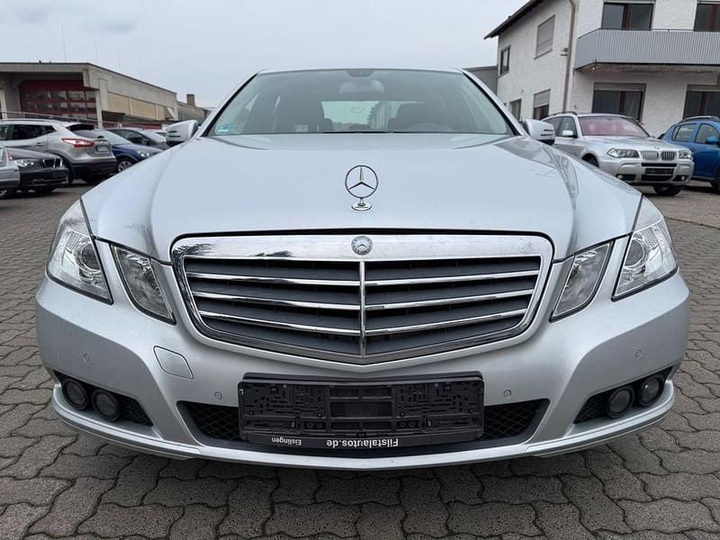 Gebraucht Mercedes E220 170 PS (125 kW) 2009 Silber Limousine