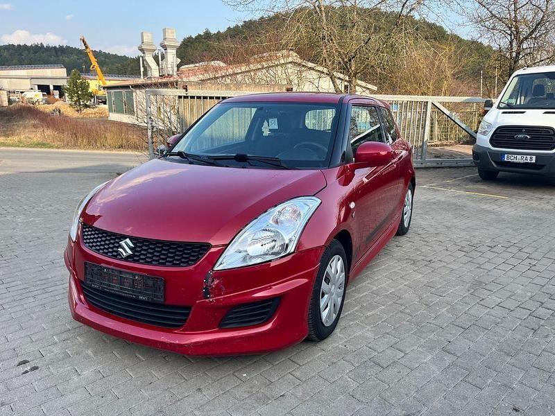 Gebraucht Suzuki Swift 94 PS (69 kW) 2012 Rot Kleinwagen