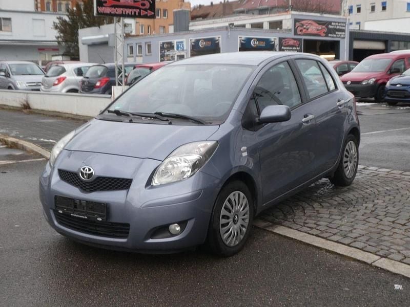 Blau Gebraucht 2011 Toyota Yaris Life Limousine | 4.300 € (Guter Preis) - Bild 1/4