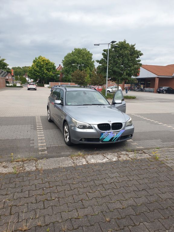 Silber Gebraucht 2006 BMW 530 Kombi | 3.950 € (Guter Preis) - Bild 1/4