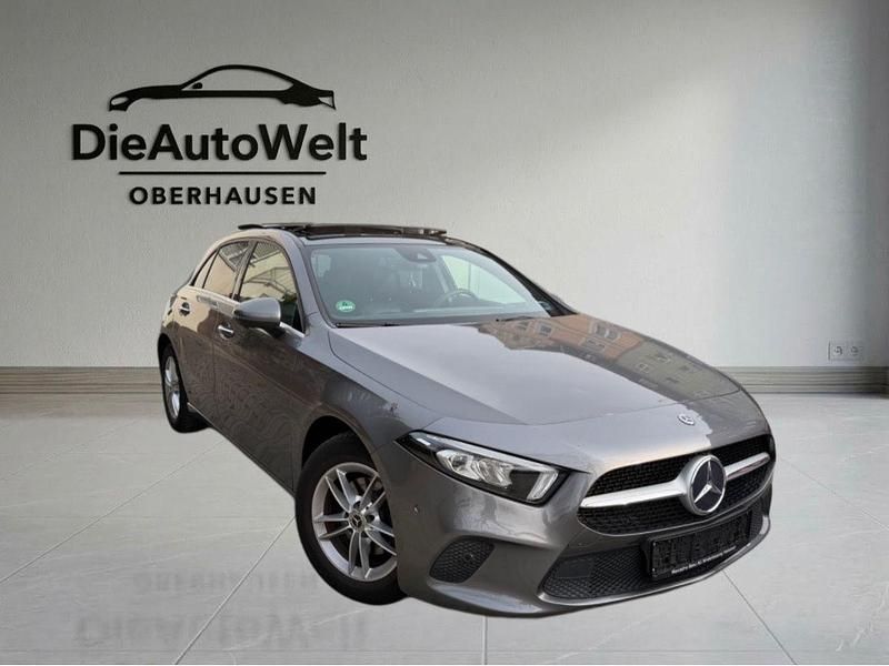 Gebraucht Mercedes A180 116 PS (85 kW) 2019 Grau Limousine
