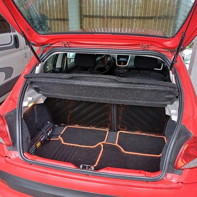 Gebraucht Peugeot 206+ 60 PS (44 kW) 2010 Rot Kleinwagen