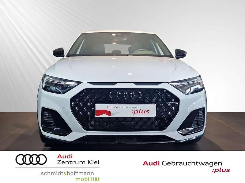 Gebraucht Audi A1 Ambiente 116 PS (85 kW) 2025 Gletscherweiß metallic Kombi