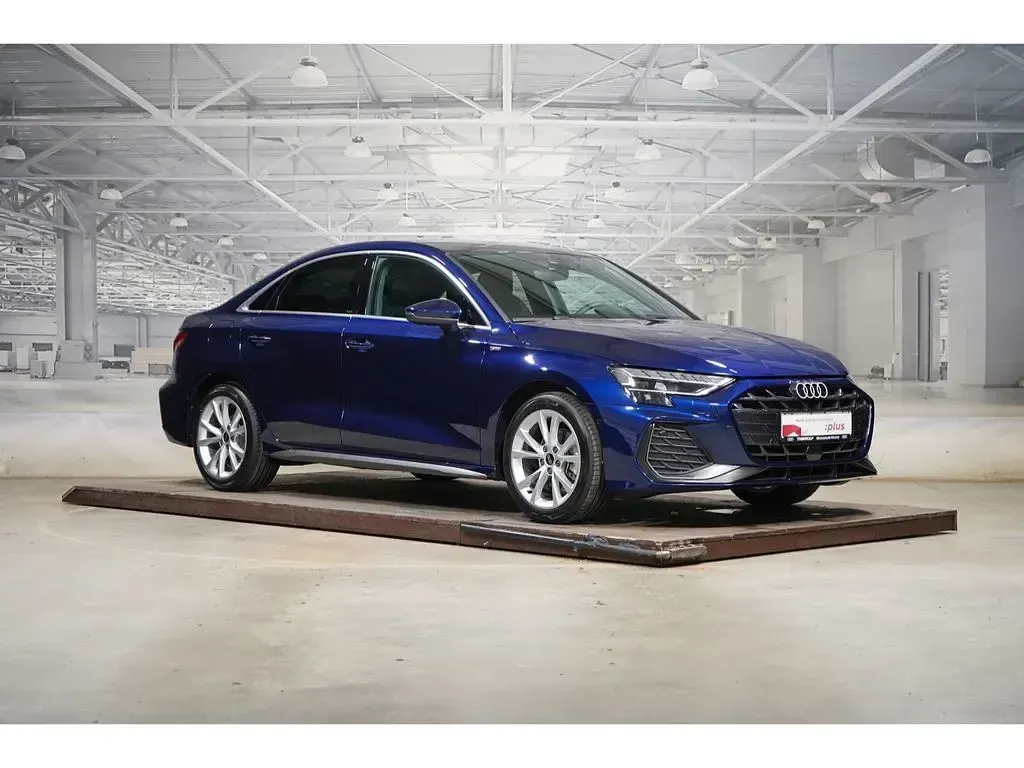 Gebraucht Audi A3 S-Line 116 PS (85 kW) 2025 Navarrablau metallic Limousine