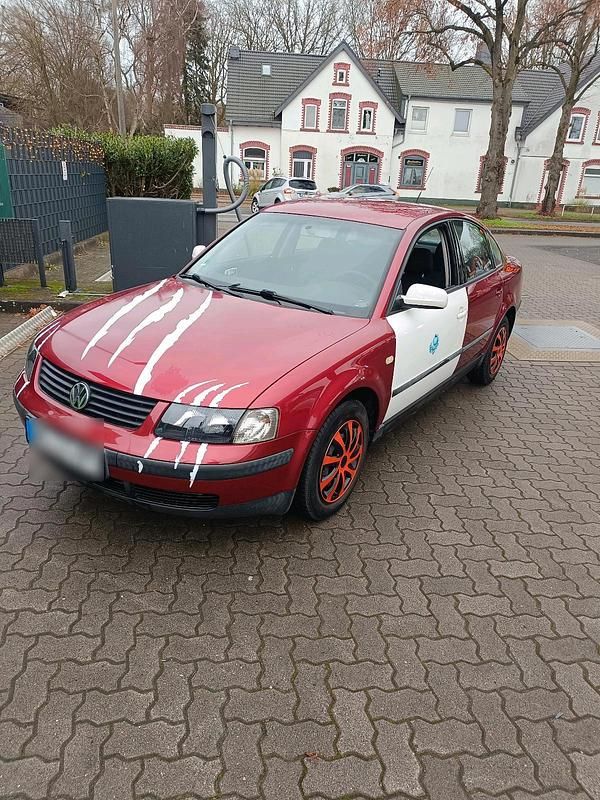 Gebraucht VW Passat 101 PS (74 kW) 1999 Rot Limousine