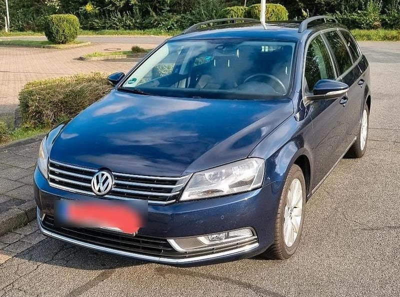 Blau Gebraucht 2014 VW Passat Comfortline Kombi | 7.600 € (Fairer Preis) - Bild 1/4
