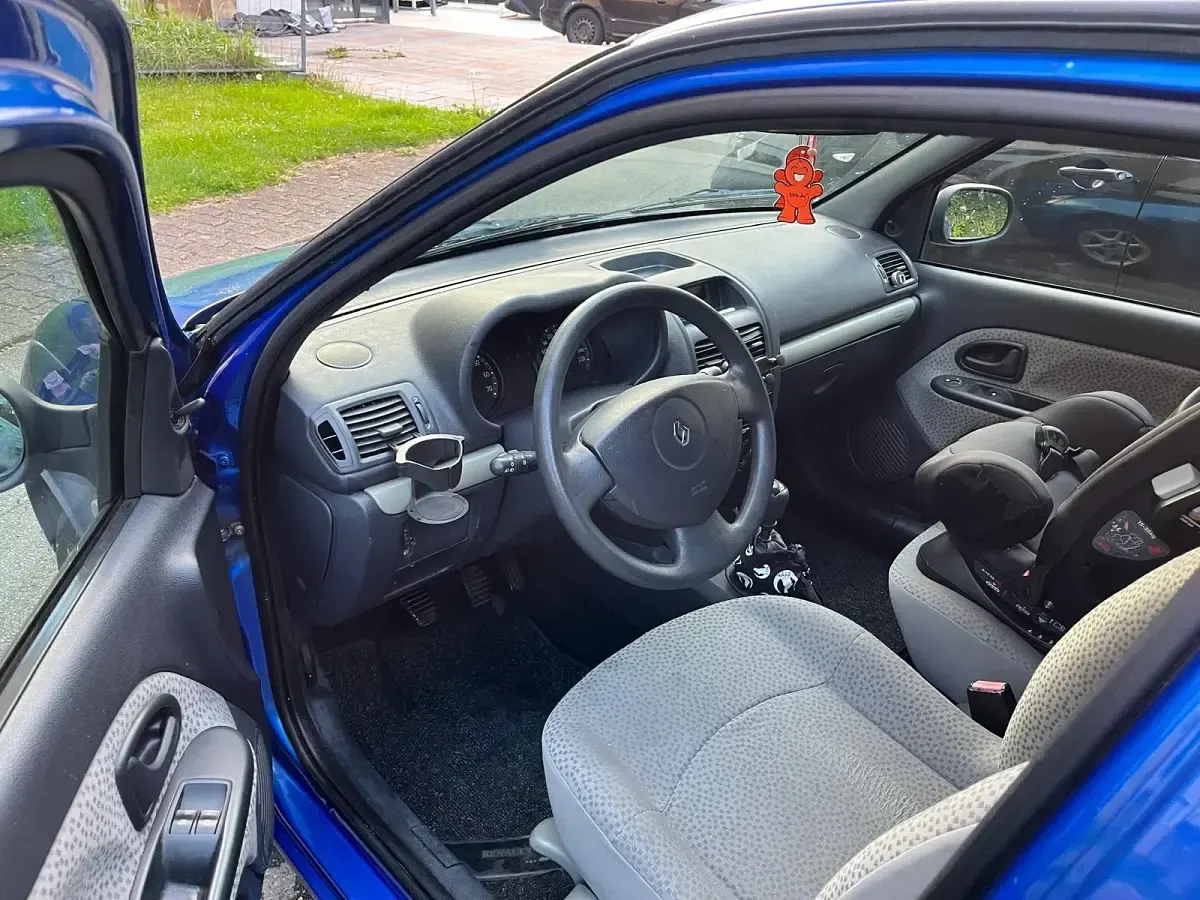 Gebraucht Renault Clio 75 PS (55 kW) 2005 Blau Kleinwagen