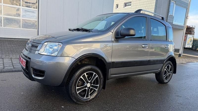 Gebraucht Fiat Panda 4x4 Climbing 75 PS (55 kW) 2012 Grau Kleinwagen