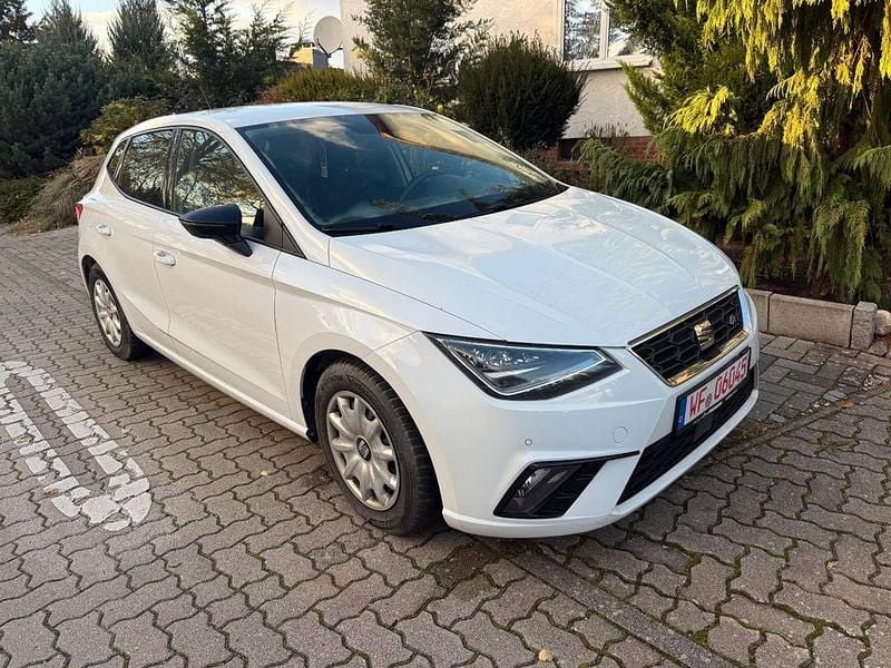 Weiß Gebraucht 2019 Seat Ibiza FR Limousine | 12.400 € (Fairer Preis) - Bild 1/4