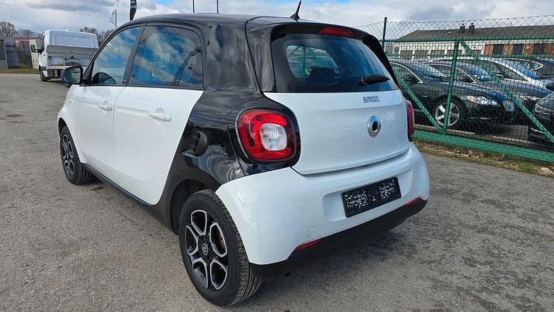 Gebraucht Smart ForFour Basis 90 PS (66 kW) 2015 Schwarz Kleinwagen