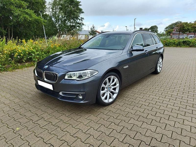 Grau Gebraucht 2016 BMW 520 Luxury Line Kombi | 15.290 € (Fairer Preis) - Bild 1/4
