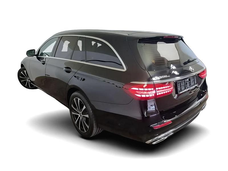 Gebraucht Mercedes E300 319 PS (234 kW) 2022 Schwarz