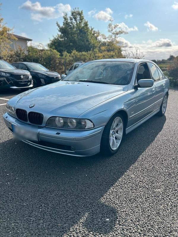 Blau Gebraucht 2003 BMW 525 Lifestyle Limousine | 3.250 € (Guter Preis) - Bild 1/4