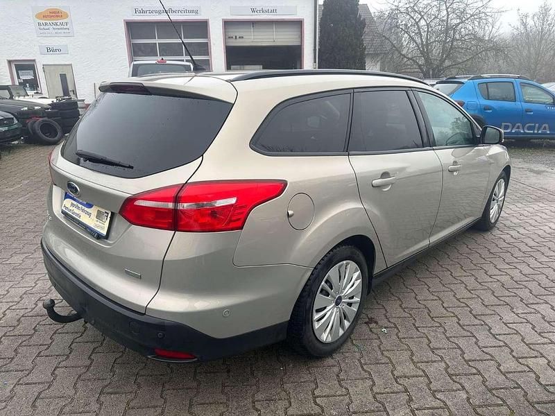 Gebraucht Ford Focus Business Edition 101 PS (74 kW) 2014 Grau Kombi
