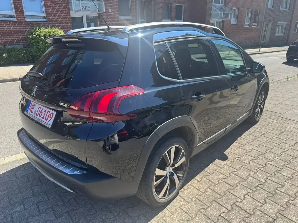 Gebraucht Peugeot 2008 Allure 110 PS (80 kW) 2018 Noir perla nera SUV