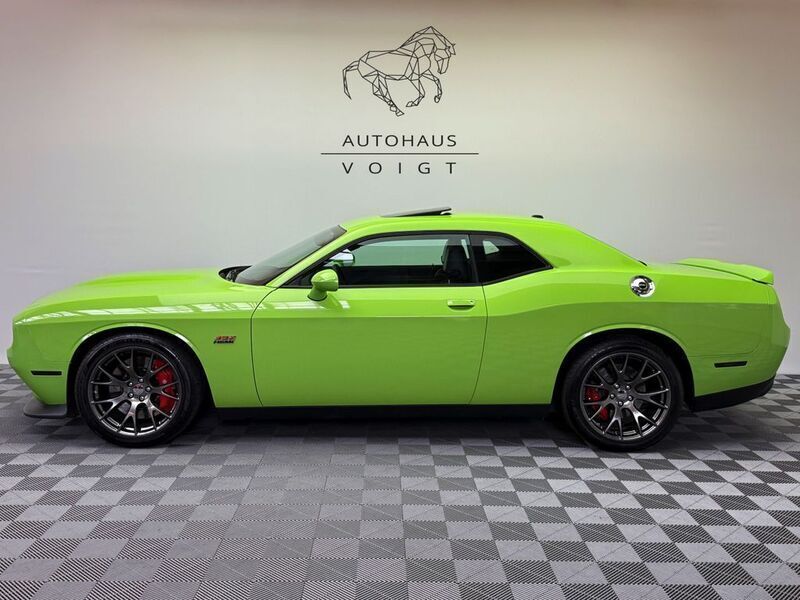 Grün Gebraucht 2015 Dodge Challenger Coupé | 50.000 € - Bild 1/4