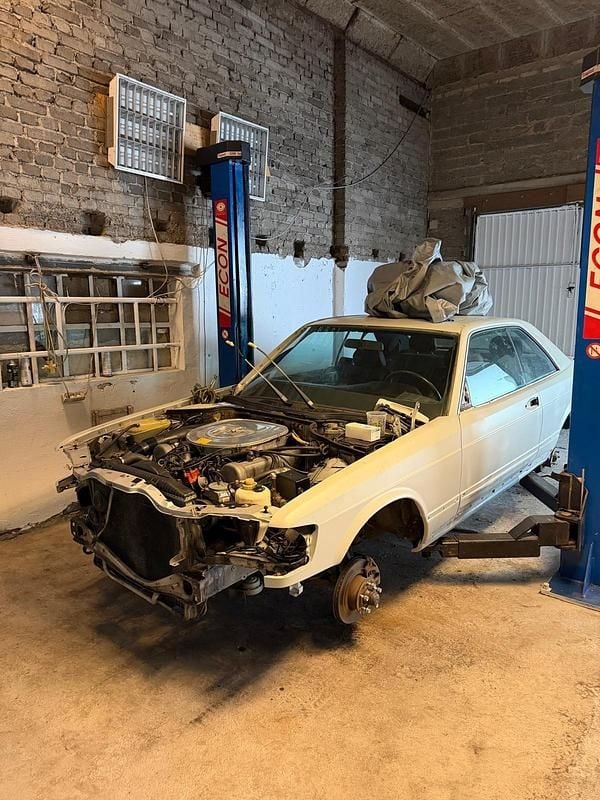 Gebraucht Mercedes 500 231 PS (169 kW) 1983 Silber Coupé