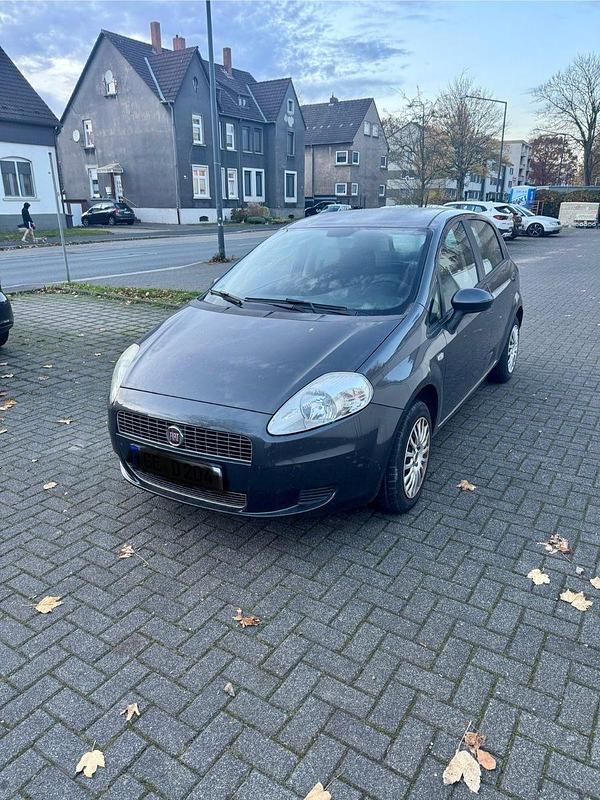 Grau Gebraucht 2009 Fiat Grande Punto Dynamic Kleinwagen | 1.250 € (Guter Preis) - Bild 1/4