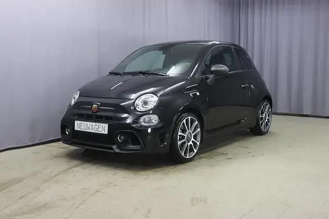 Scorpione schwarz Gebraucht 2023 Abarth 595 Turismo Kleinwagen | 25.980 € (Fairer Preis) - Bild 1/4