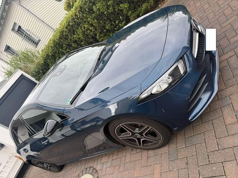 Blau Gebraucht 2021 Mercedes A180 AMG Limousine | 25.000 € (Guter Preis) - Bild 1/4