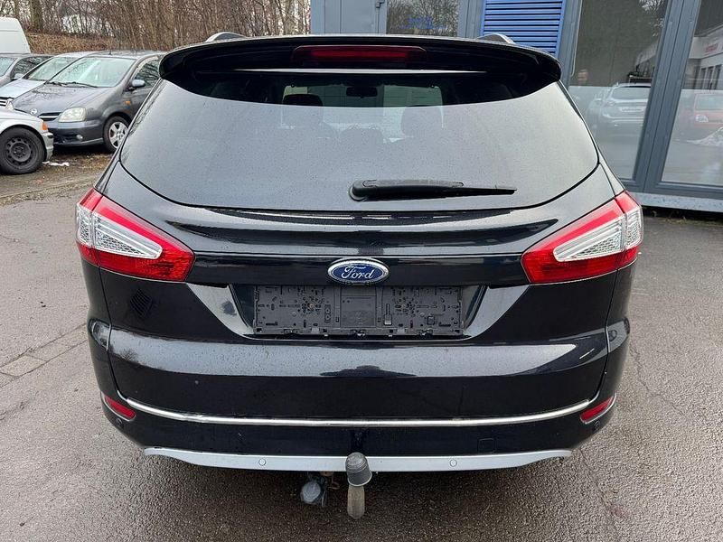 Gebraucht Ford Mondeo 140 PS (102 kW) 2012 Schwarz Kombi