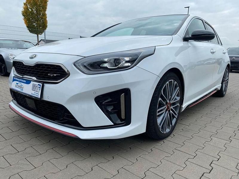 Weiß Gebraucht 2020 Kia Ceed GT Limousine | 21.700 € (Fairer Preis) - Bild 1/4