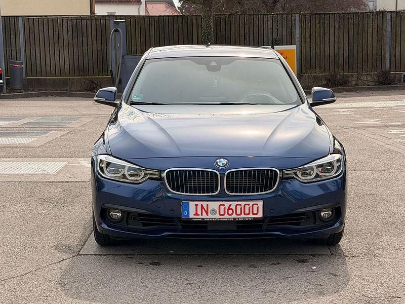 Gebraucht BMW 330e Advantage 184 PS (135 kW) 2018 Blau Limousine