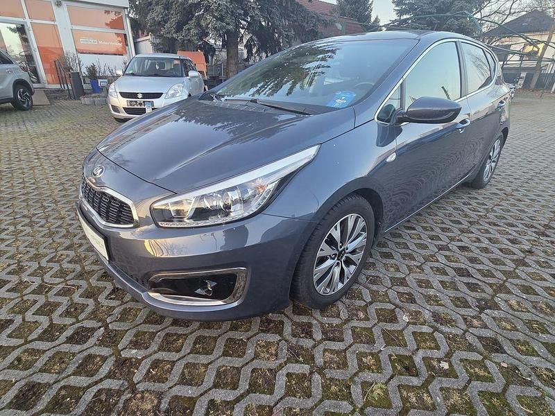 Gebraucht Kia Ceed 135 PS (99 kW) 2016 Blau Kleinwagen