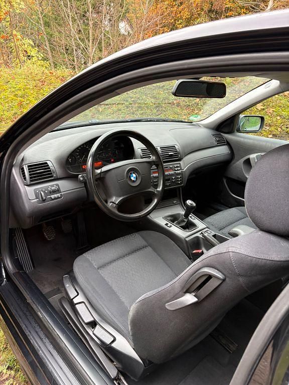 Gebraucht BMW 316 116 PS (85 kW) 2004 Schwarz Limousine