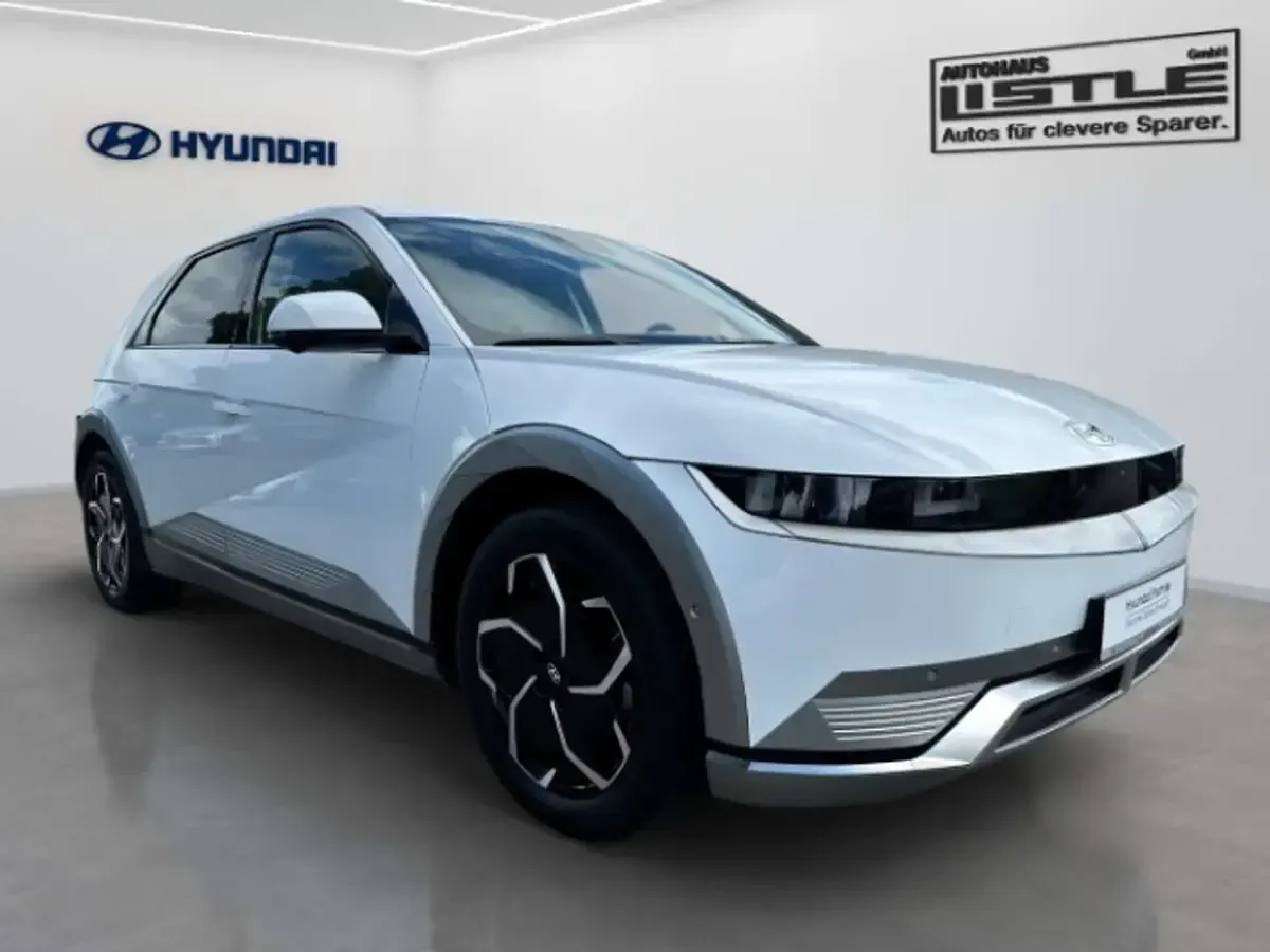 Gebraucht Hyundai Ioniq 5 172 kW (235 PS) 2023 Atlas white SUV