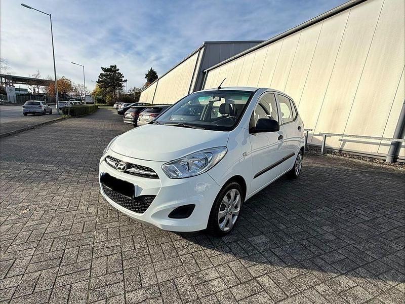 Weiß Gebraucht 2013 Hyundai i10 Kleinwagen | 4.399 € (Fairer Preis) - Bild 1/4