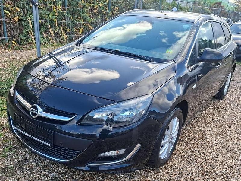 Karbonschw graphitschw midnigh Gebraucht 2015 Opel Astra Exklusiv Kombi | 3.900 € (Guter Preis) - Bild 1/4