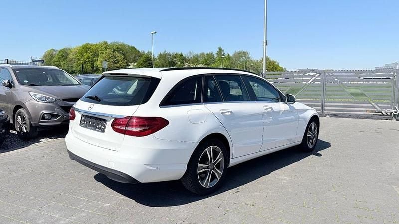 Gebraucht Mercedes C180 116 PS (85 kW) 2017 Polarweiss  unilack Kombi