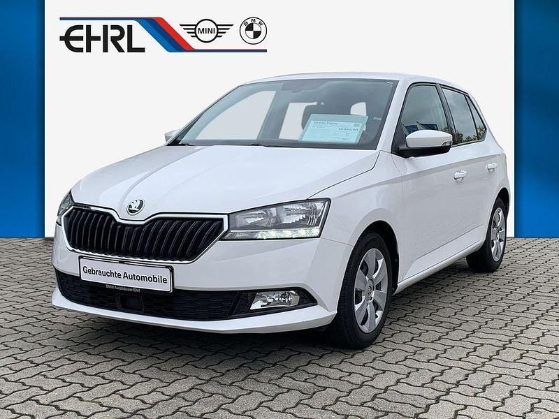 Weiß Gebraucht 2020 Skoda Fabia Ambition Kleinwagen | 11.840 € (Guter Preis) - Bild 1/4