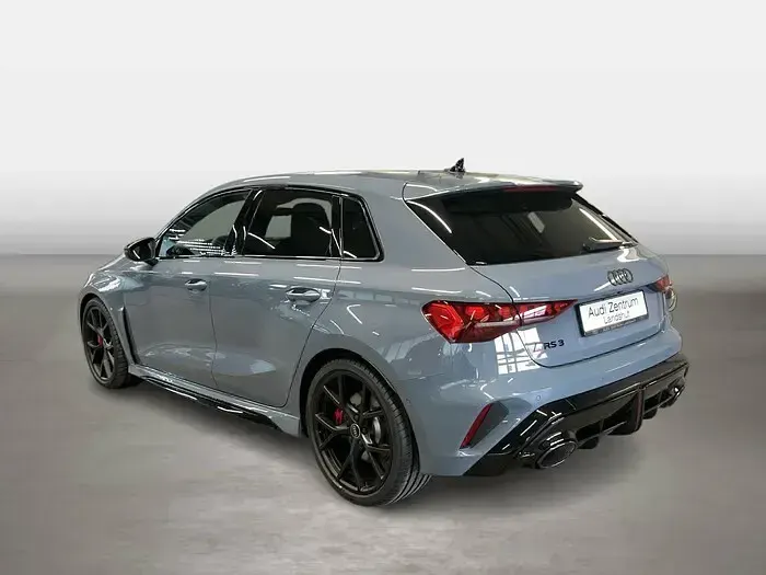 Gebraucht Audi RS3 Ambiente 400 PS (294 kW) 2026 Kemoragrau Limousine