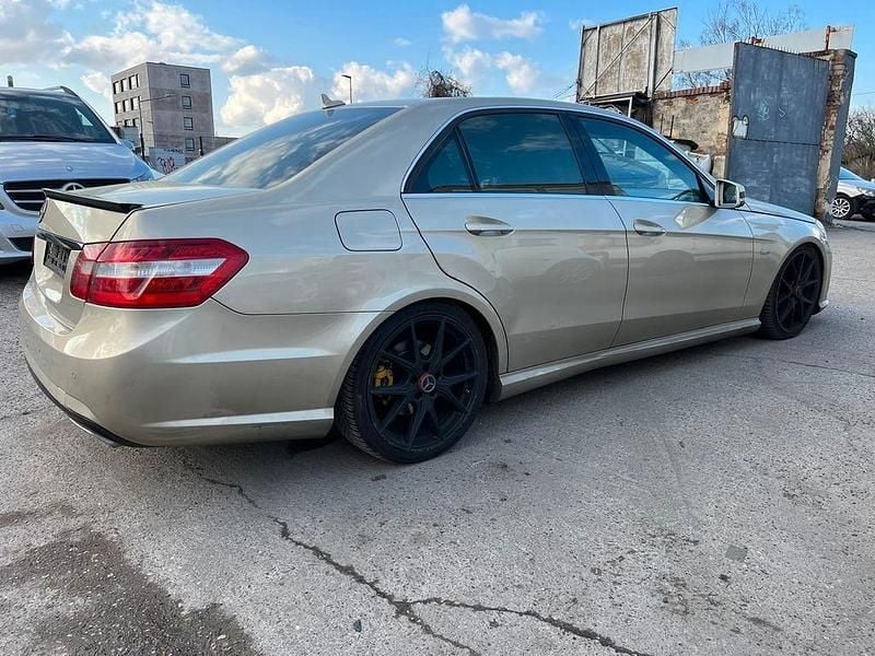 Gebraucht Mercedes E350 AMG line 231 PS (169 kW) 2010 Beige Limousine