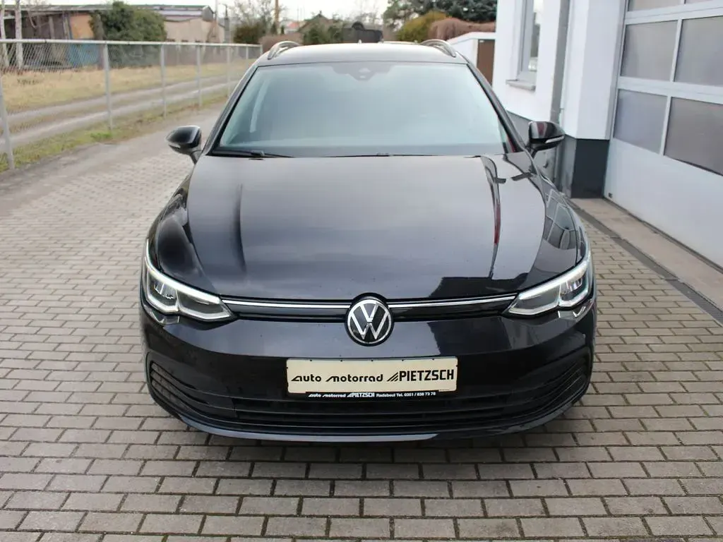 Gebraucht VW Golf VIII Life 150 PS (110 kW) 2022 Deep black Kombi