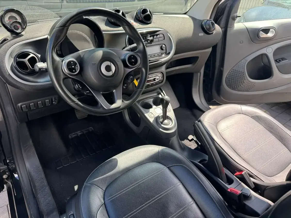 Gebraucht Smart ForTwo Cabrio Prime 60 kW (82 PS) 2017 Schwarz Cabrio